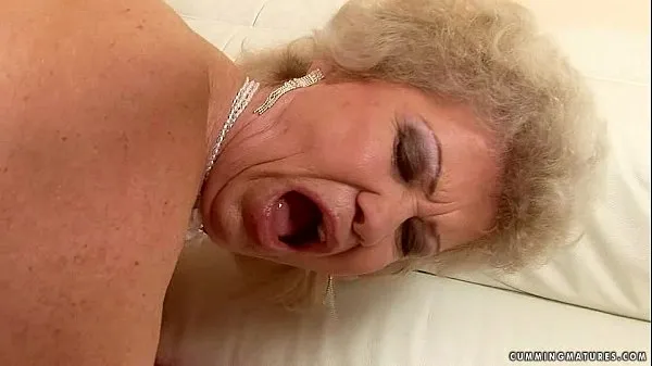 XXX Oma Multi Squirter (kleine WasserfälleTop-Videos