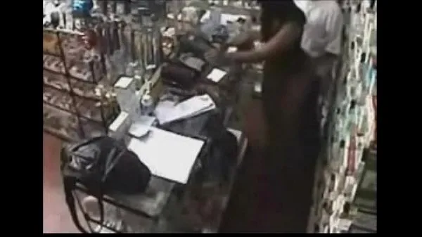 XXX Real ! Employee getting a Blowjob Behind the Counter أفضل مقاطع الفيديو