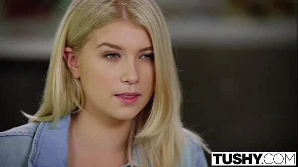 XXX TUSHY Hot Teen AryaFaeが最初のアナルを取得 件のトップ動画