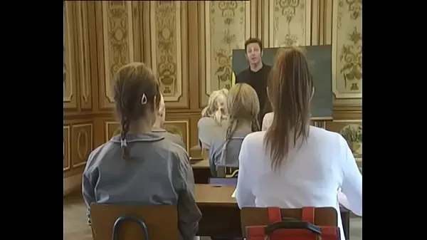 XXX Film classique de filles d'école || Round Ass écolières baisée en levrette dans une jupe meilleures vidéos