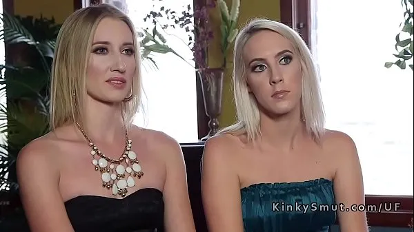 XXX Deux blondes chaudes se font sodomiser en trio meilleures vidéos