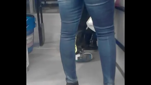 XXX Mama (Freundin von mir) mit einem tollen Arsch trägt enge Jeans & High Heels für dich! Eines Nachts ließ diese Schlampenmutter ihren Arsch zerstören und sich mit Sperma füllen ... während eines grausamen Gangbangs in ihrem SchlampenarschTop-Videos