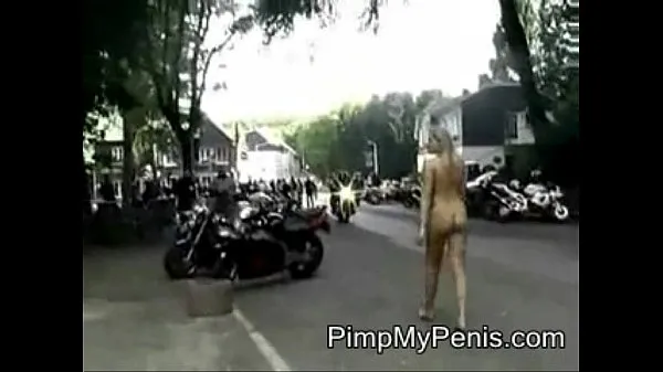 XXX sexy chicas desnudas caminando en público vídeos principales