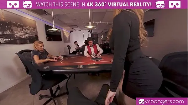 XXX VR Bangers Busty babe is fucking hard in this agent VR porn parody سرفہرست ویڈیوز