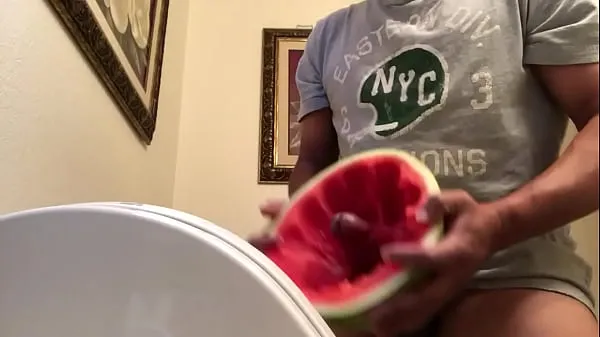 XXX Fucking a watermelon bästa videoklipp