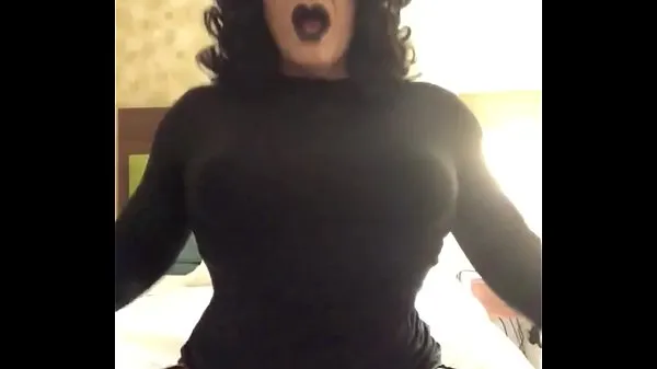 XXX This is a transvestite and her name is Veronica stocking and she is coming all over the bed by herself her make up and black hose heels black dress with in those luscious lips just make it all worthwhile to watch her Get off and it feels so good en iyi Videolar