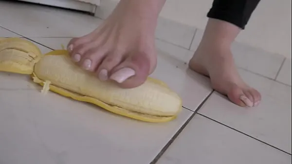 XXX Banana crushing en iyi Videolar