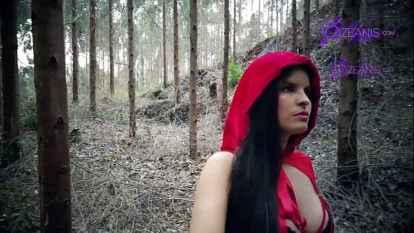 XXX Caperucita Roja Tatiana Morales se pierde en bosque y se la come el lobo halloween especial en iyi Videolar