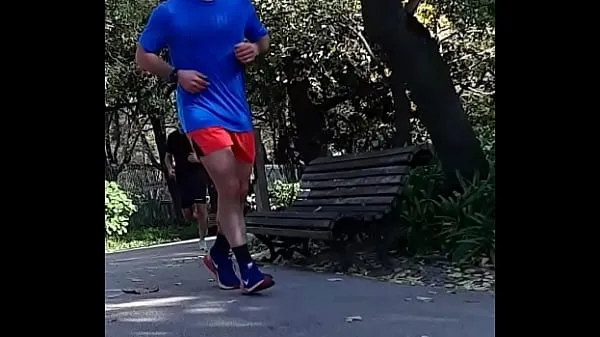 XXX correr en caliente con un palo saltado vídeos principales