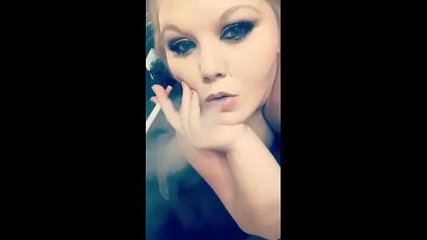 XXX For my smoker fans, clips of me smoking legnépszerűbb videó