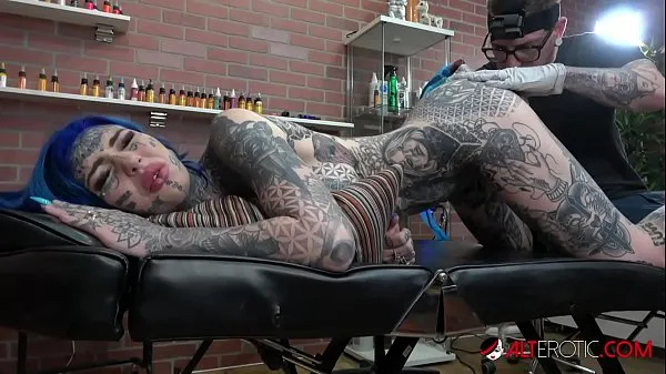 XXX Amber Luke gets a asshole tattoo and a good fucking top Videos