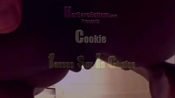Najboljši videoposnetki XXX Cookie's Tushy On A Stool