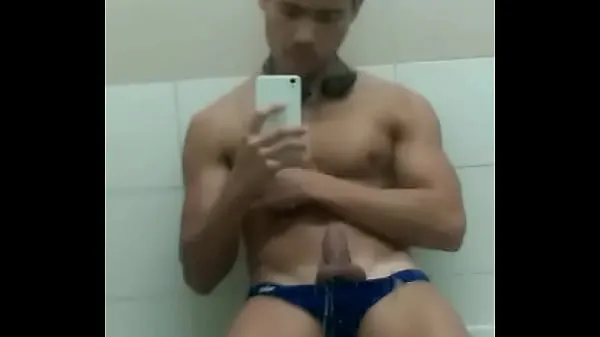 XXX Hot asian jerk in shower toppvideoer