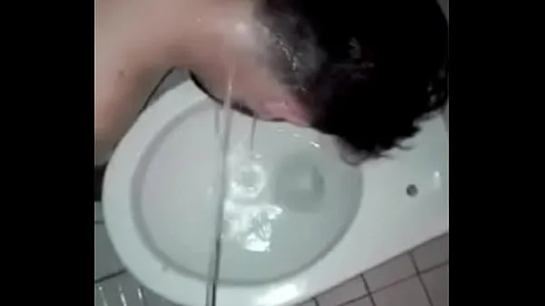 XXX Face piss shower toppvideoer