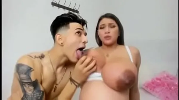 XXX Chuky Dreams baise avec un bébé sur le point de naître meilleures vidéos