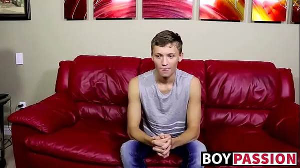 XXX Matthew shows his adorable twink body and jerks off his cock toppvideoer