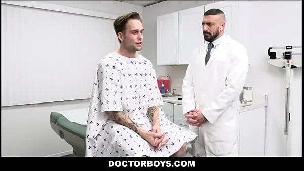 XXX Hot Hunk Doctor Fucks Patient Boy During Visit - Trent Marx, Marco Napoli أفضل مقاطع الفيديو