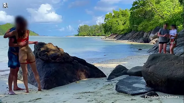 XXX Sexe sur la plage - Se faire surprendre par des voyeurs meilleures vidéos