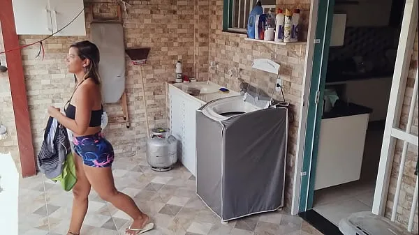 XXX Me vine dentro del culo de la esposa caliente de mi vecino que estaba tendiendo ropa en el patio trasero vídeos principales