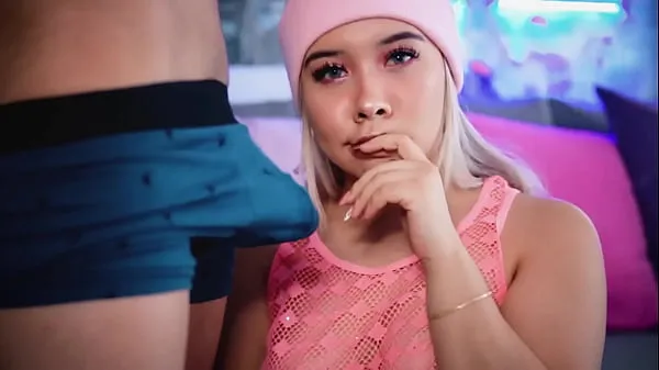 XXX Colombian blonde loves sucking her stepbrother's cock live nejlepších videí