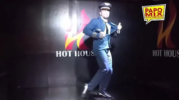 XXX Toda ousadia do stripper Maycon Colombo em apresentação na HOT House - WhatsApp PapoMix (11) 94779-1519 أفضل مقاطع الفيديو