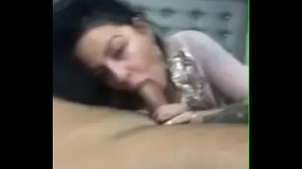 XXX Busty brunette takes creamy facial سرفہرست ویڈیوز