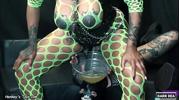 XXX The Kinky Cocks-Devourer Queen "Dark Dea" Pegged and Fuck her Giants Dildos "MrHankey'sToys" and her Sub as a Whore (hardcore-fetish-femdom-bdsm en iyi Videolar