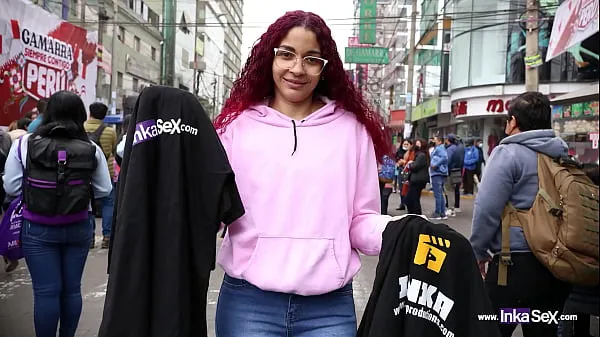 XXX Redheaded polo shirt saleswoman caught on the streets of Gamarra-Lima, ends up being impregnated by old stranger top Videos
