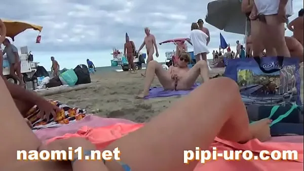 XXX girl masturbate on beach topvideo's