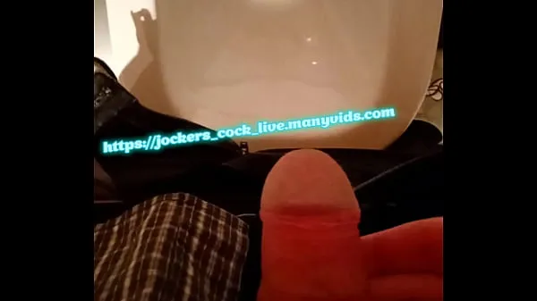 XXX Fat cock pissing in the toilet meilleures vidéos