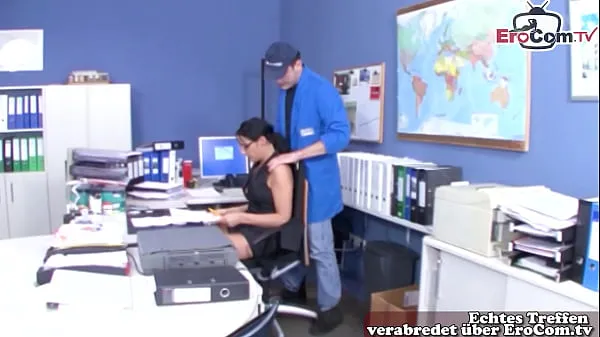 XXX German secretary milf get fucked in office أفضل مقاطع الفيديو