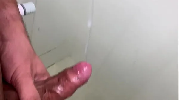 XXX Cum in the bathroom vídeos principales