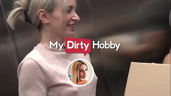 XXX MyDirtyHobby - El mensajero se folla a su hermosa clienta rubia vídeos principales