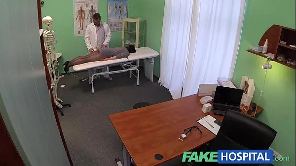 Najboljši videoposnetki XXX Fake Hospital G spot massage gets hot brunette patient wet