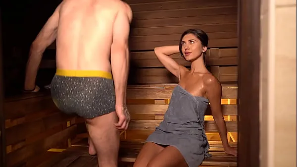XXX It was already hot in the bathhouse, but then a stranger came in meilleures vidéos