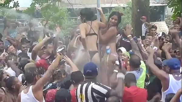 XXX Les femmes se déshabillent dans le carnaval panaméen - 2014 meilleures vidéos